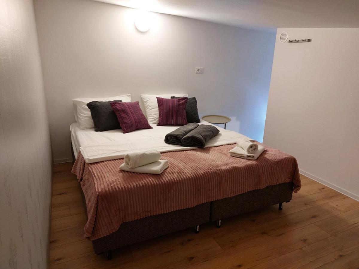 Apartmani Roza Πούλα Εξωτερικό φωτογραφία