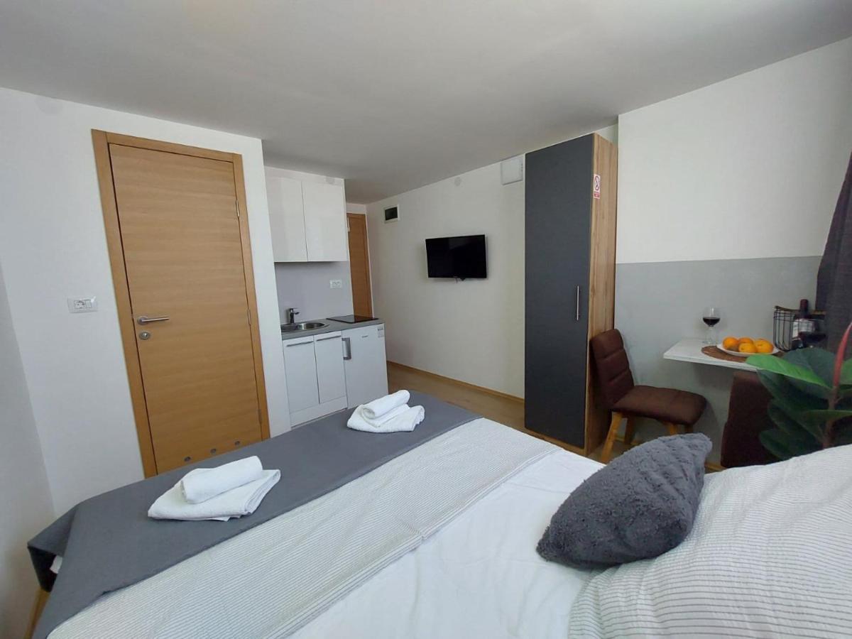 Apartmani Roza Πούλα Εξωτερικό φωτογραφία