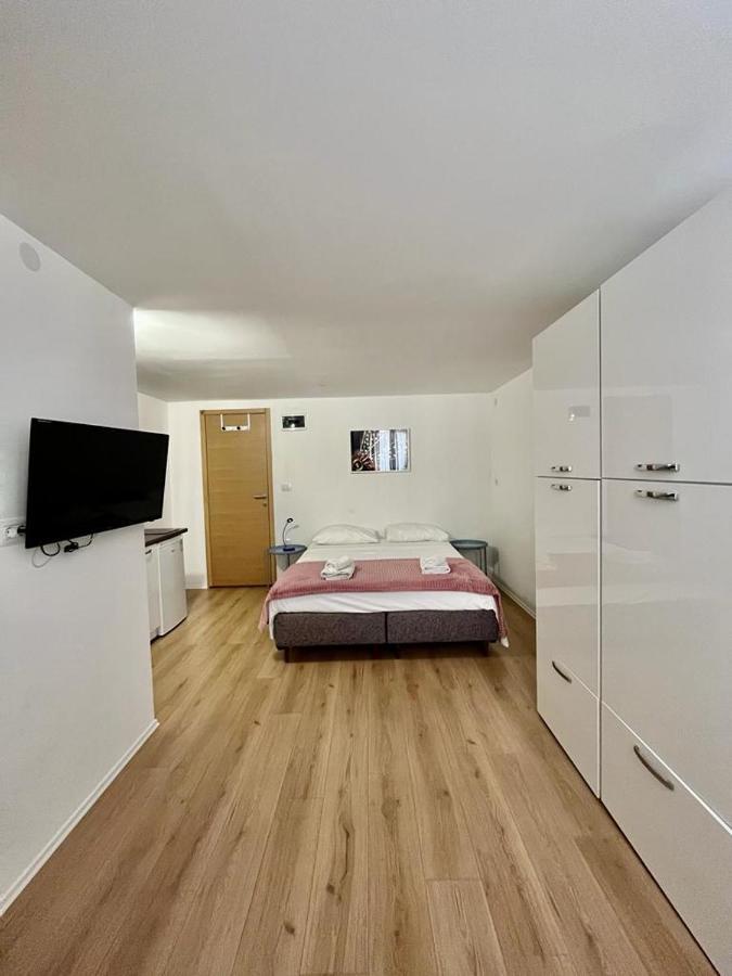 Apartmani Roza Πούλα Εξωτερικό φωτογραφία
