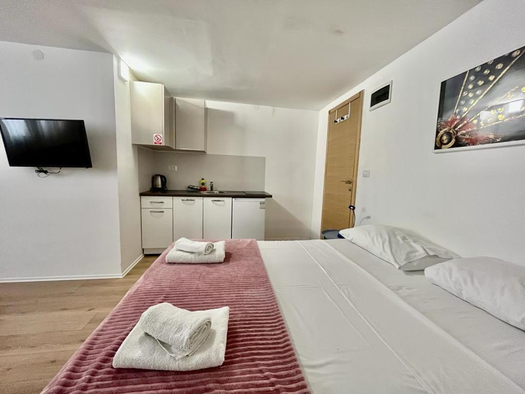 Apartmani Roza Πούλα Εξωτερικό φωτογραφία